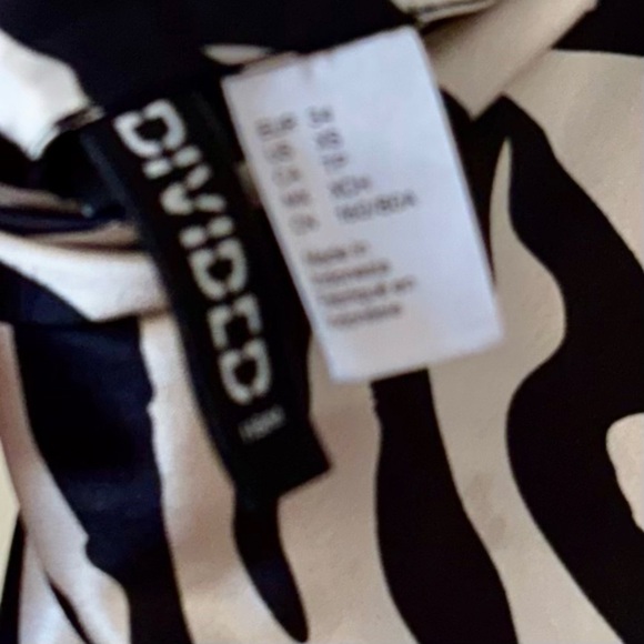 H&M|Divided| Satin Cowl Neck X-Back Spaghetti Strap Zebra Print Mini Dress Sz XS - Picture 5 of 5
